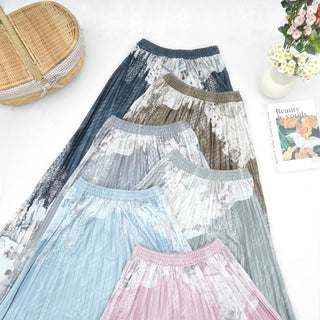 Hanami pattern pleated skirt